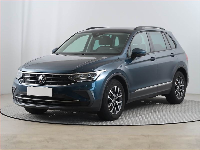 Volkswagen Tiguan (2022) 1.5 TSI - fotka 2 z 17