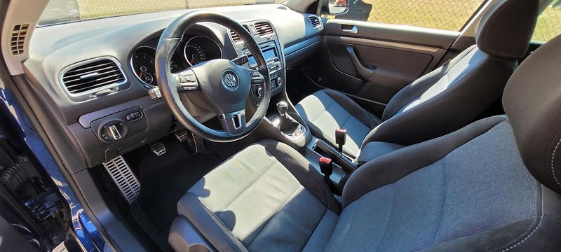 Volkswagen Golf (2012) 1,2TSi 77kW benzín „STYLE“ - fotka 16 z 32