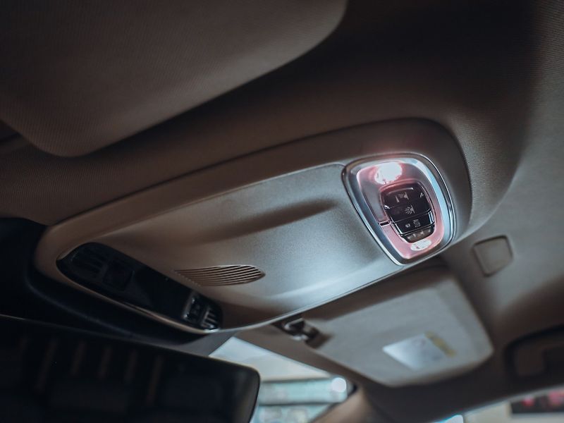Volvo V90 D5 Momentum 173 kW AWD - fotka 16 z 30