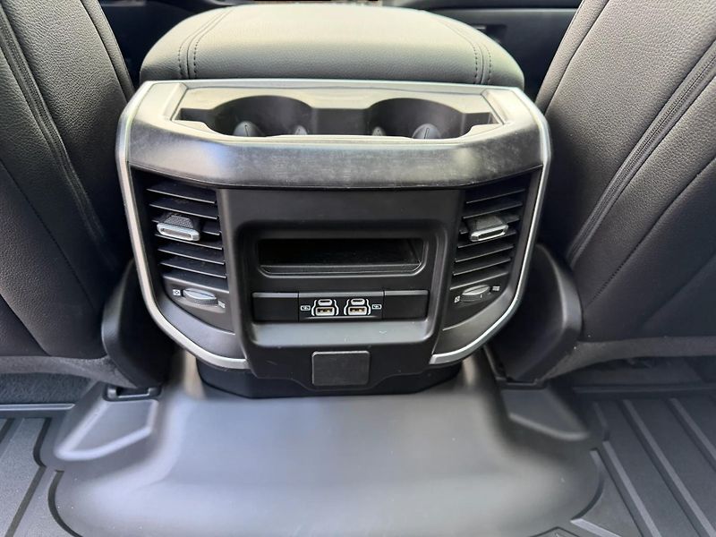 Dodge RAM (2023) + HEMI +RAPTOR LINER EDITION+ - fotka 19 z 20