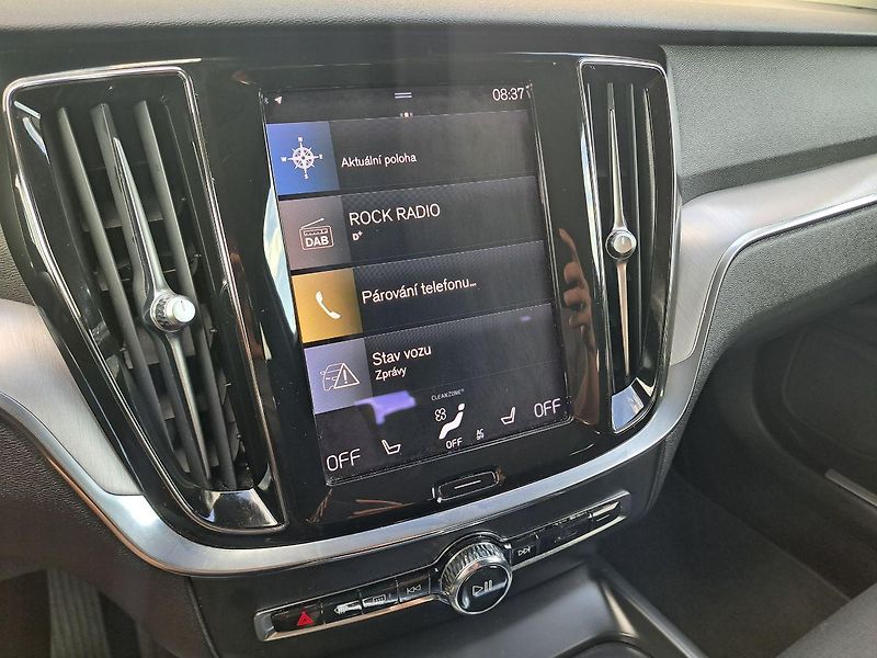 Volvo V60 (2021) 2.0 B4 Momentum, ZÁRUKA - fotka 23 z 36