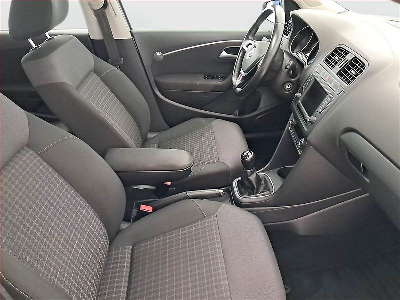 Volkswagen Polo (2016) 1.2 TSI, Tempomat - fotka 9 z 17