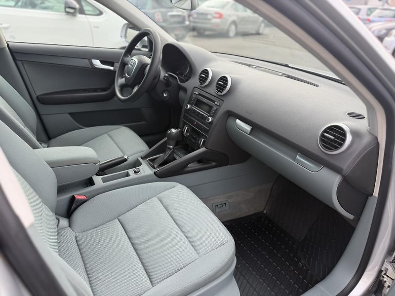 Audi A3 2.0 TDi, 103kw, S-Line - fotka 12 z 25