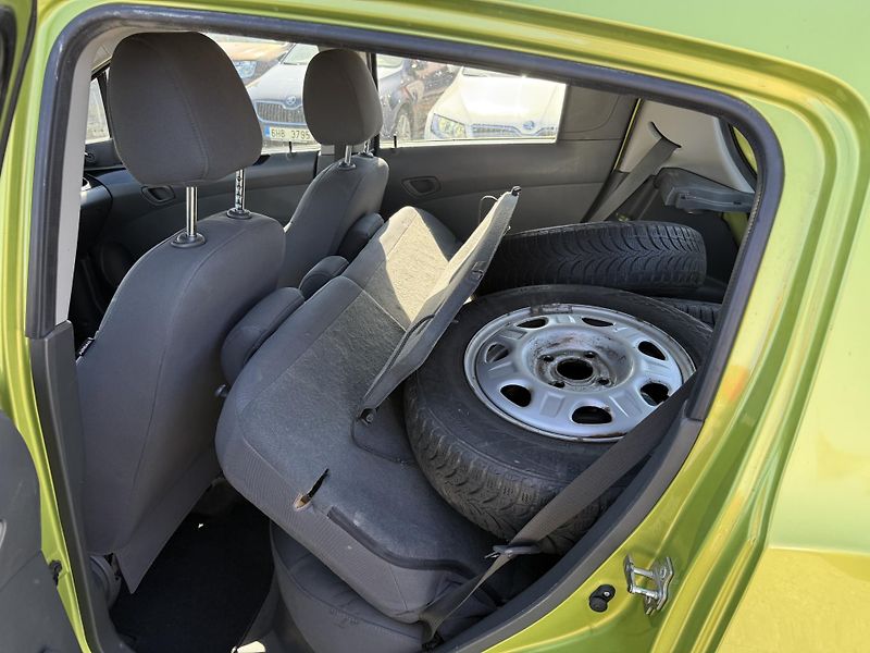 Chevrolet Spark 1.0 16V - fotka 11 z 13