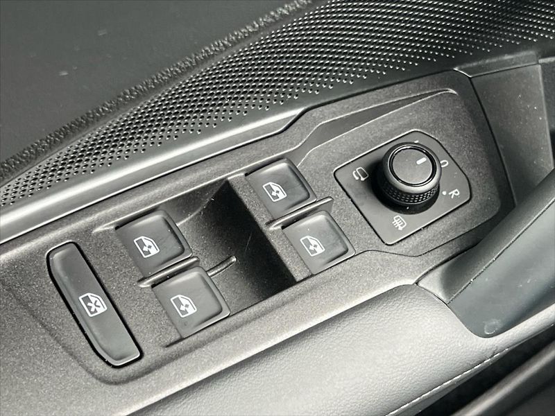 Volkswagen Tiguan 2,0 TDi 110kW 7DSG PEOPLE - fotka 20 z 28