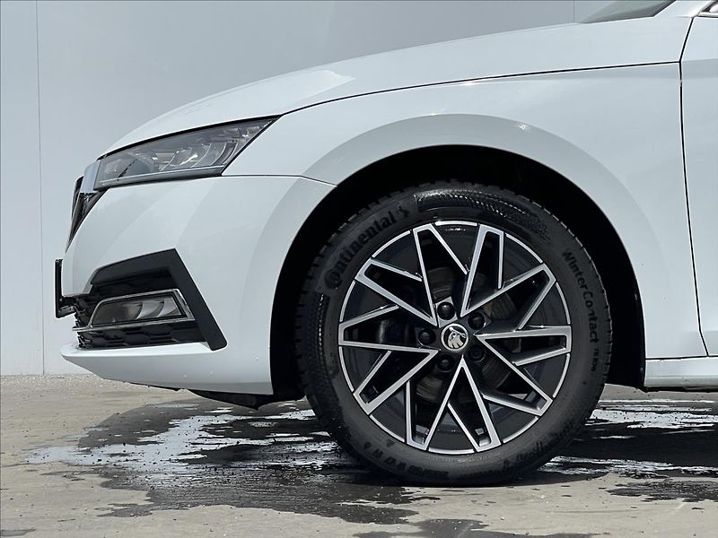 Škoda Octavia 2,0 TDI DSG Combi Style LED - fotka 20 z 24