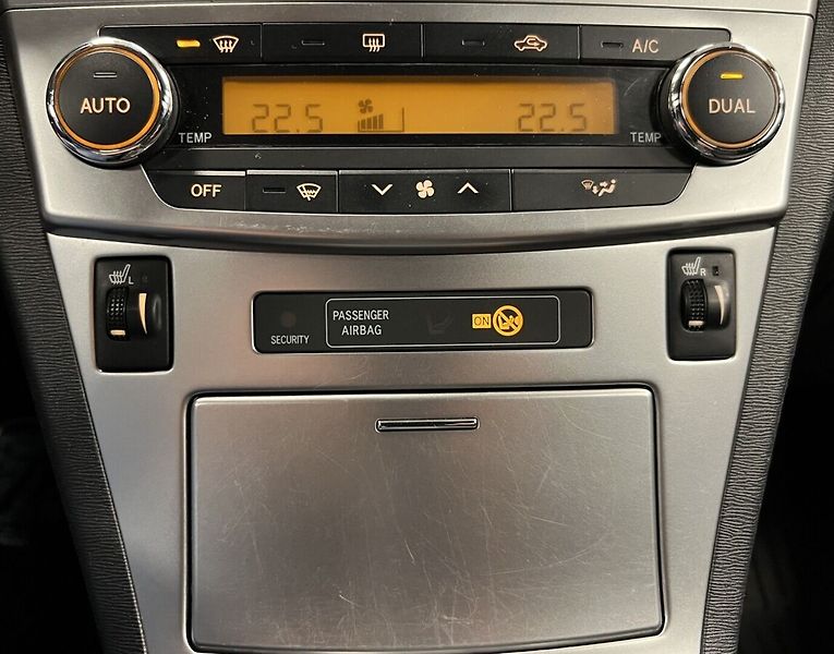 Toyota Avensis Premium - fotka 7 z 16