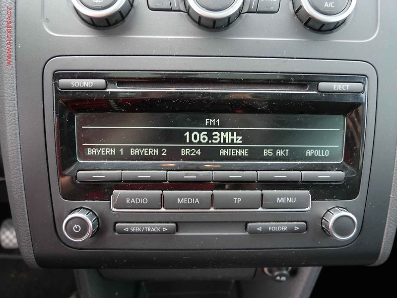 Volkswagen Touran (2014) 1.2 TSi, Life, panor, +kola - fotka 15 z 18