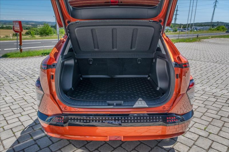 Hyundai Kona (2026) EV 64,8 CZECH EDITION BLACK - fotka 7 z 16
