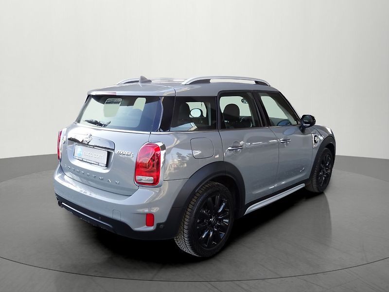 Mini Countryman Cooper 1.5 SE ALL4 A/T Hybrid - fotka 4 z 32