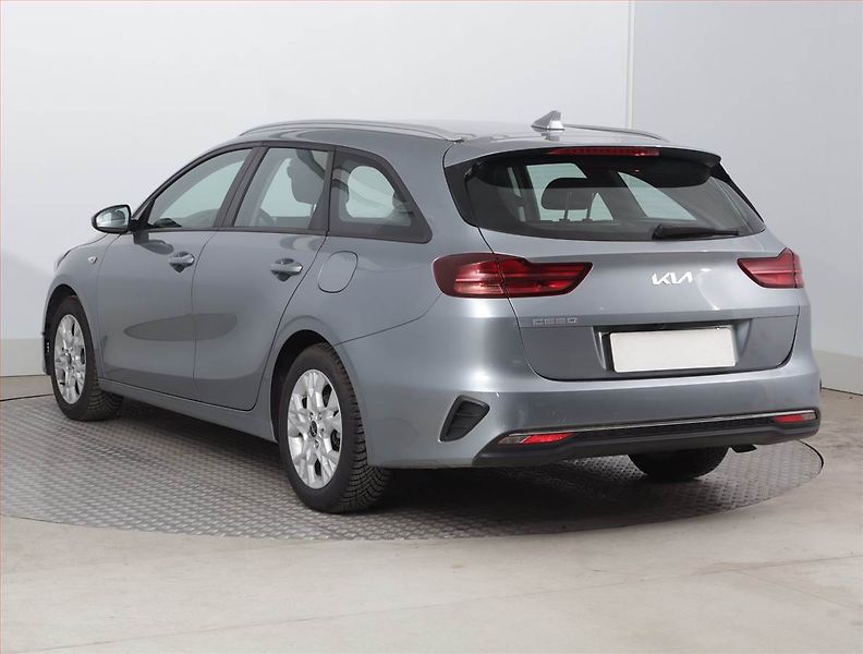 Kia Ceed (2023) Spin 1.0 T-GDI, SPIN, DPH - fotka 4 z 18