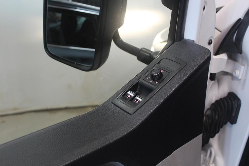 Volkswagen Transporter (2018) T6 2.0TDI 110kW Klima 6 Míst  - fotka 19 z 29