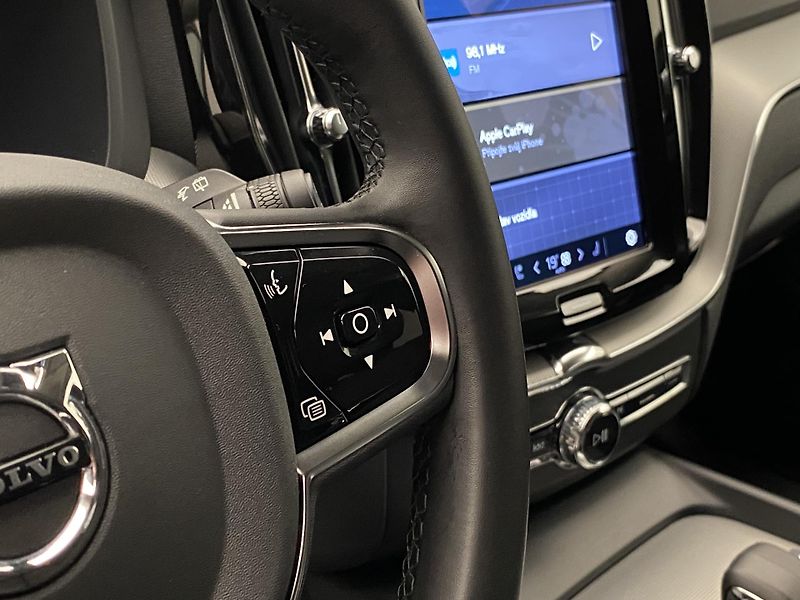 Volvo XC60 B4 AWD DARK PLUS AUT  - fotka 21 z 53