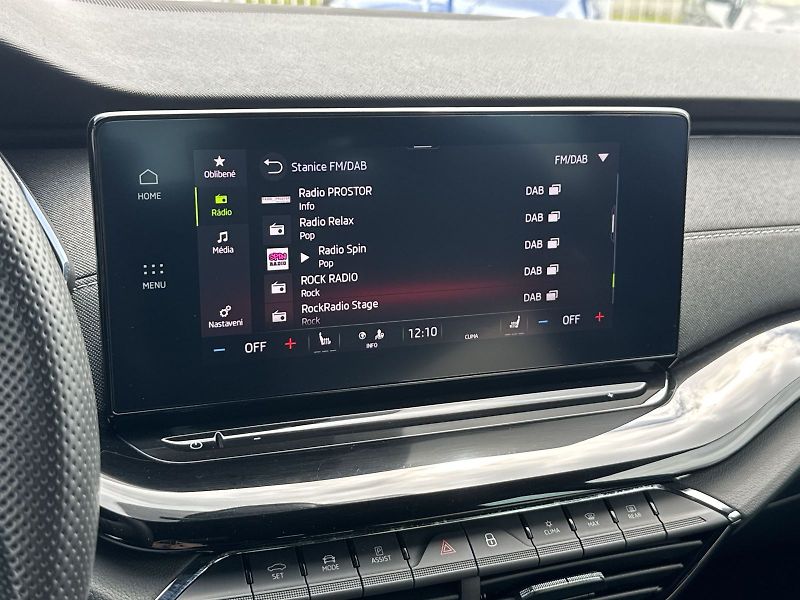 Škoda Octavia (2023) Combi 2.0 TDI DSG Sportline - fotka 14 z 36