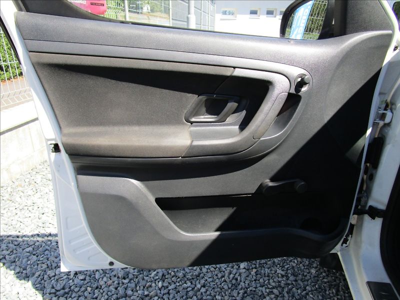 Škoda Praktik 1.4TDi Klima - fotka 13 z 33