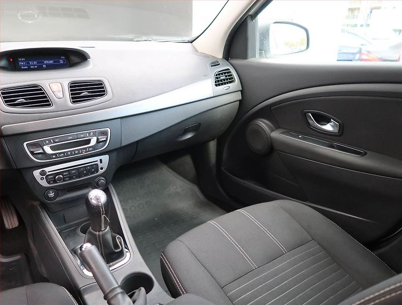 Renault Fluence (2015) 1.6 16V, LPG, Tempomat - fotka 8 z 19