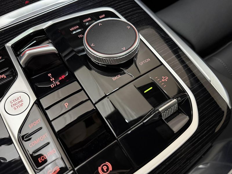 BMW X7 BMW X7 xDrive40d M-Sport  - fotka 31 z 50