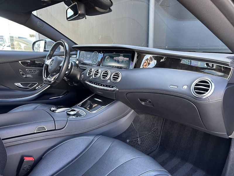 Mercedes-Benz Třídy S S 500 4MATIC COUPE - fotka 11 z 35