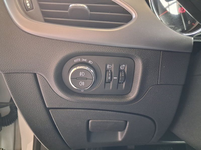 Opel Astra (2022) 1.5CDTi 77kW 2022 - fotka 15 z 15
