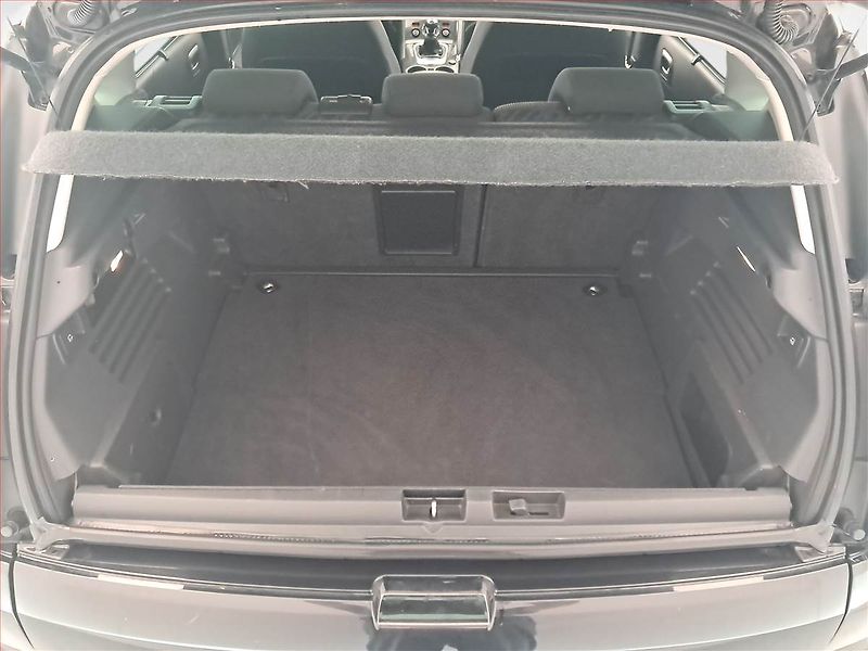 Peugeot 3008 (2012) 2.0 HDi, Navi, Tempomat - fotka 14 z 16