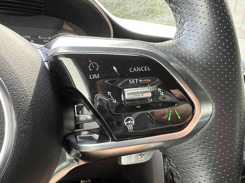 Jaguar E-Pace 2.0 D165 AWD R-DYNAMIC ZÁRUKA - fotka 17 z 18