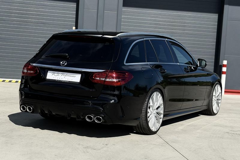 Mercedes-Benz Třídy C (2020) C 220d 4Matic AMG Line - fotka 20 z 81