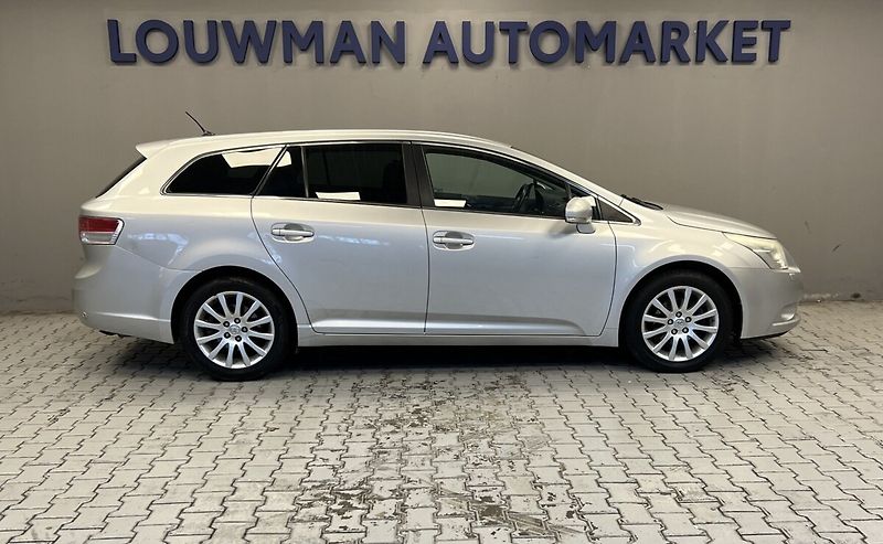 Toyota Avensis 1.8 VVT-i Sol - fotka 15 z 15