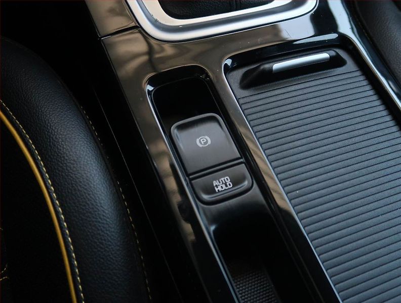 Kia XCeed (2019) TOP 1.4 T-GDI, Automat - fotka 20 z 26