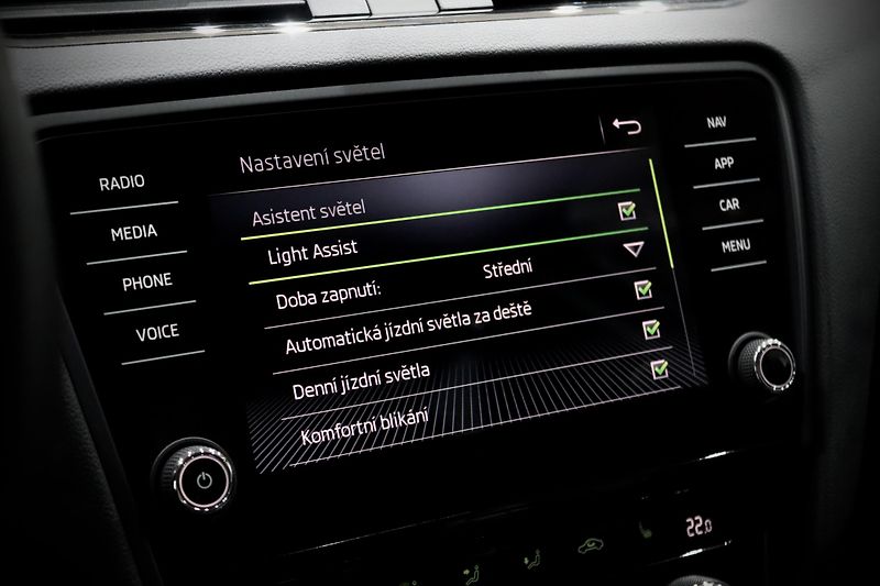 Škoda Octavia (2017) 3 FL Combi 1.4 TSI 110 kW  - fotka 26 z 34