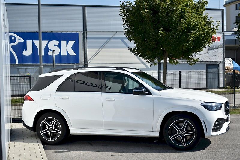 Mercedes-Benz GLE (2023) 300d - fotka 6 z 28