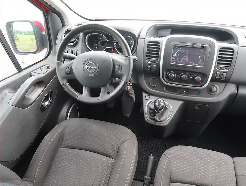 Opel Vivaro (2015) 1.6 CDTI, Bus, 9Míst, ČR - fotka 7 z 17