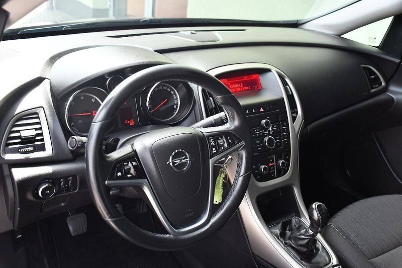 Opel Astra 1.7CDTi SPORTS TOURER - fotka 15 z 31