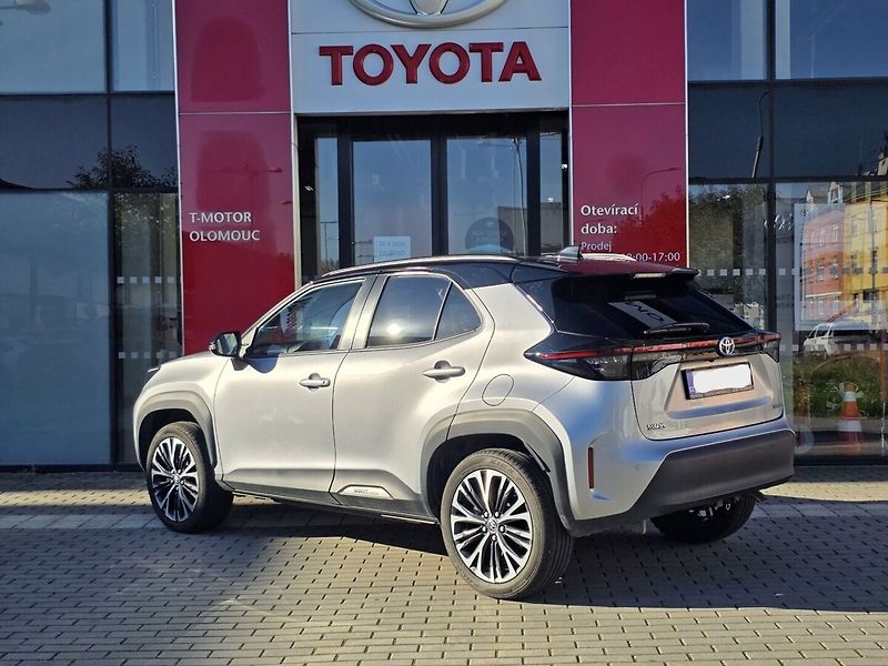 Toyota Yaris Cross 1.5 Executive 1.MAJ TAŽNÉ - fotka 3 z 17