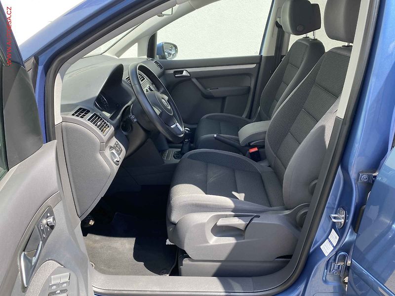 Volkswagen Touran (2013) 2.0 TDi, Comfortline, Webasto - fotka 9 z 19