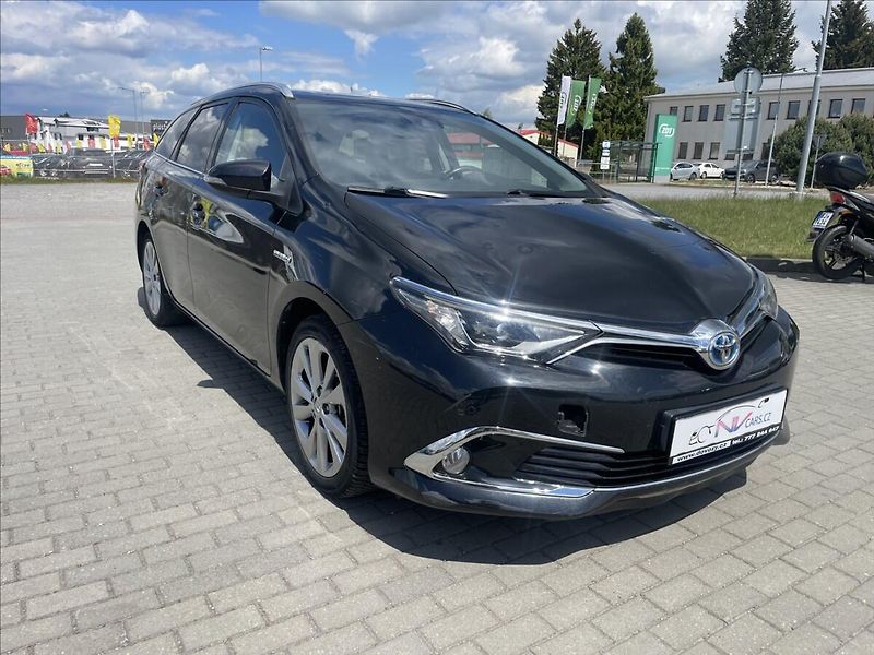 Toyota Auris 1,8 i 73kw Hybrid e-CVT bez ko - fotka 6 z 40