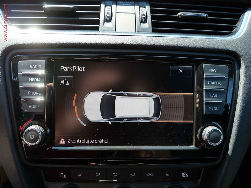 Škoda Octavia (2015) 2.0 TDi, ČR, RS - fotka 26 z 28