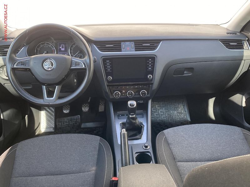 Škoda Octavia (2019) 1.5 TSi, Soleil, LED, navi, - fotka 8 z 19