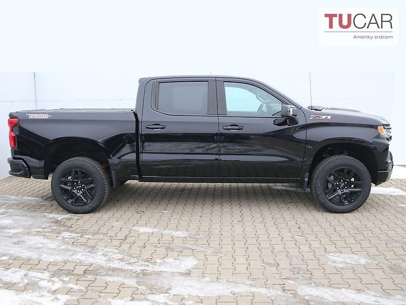 Chevrolet Silverado (2025) 6.2 V8 Trail Boss Z71 - fotka 3 z 47
