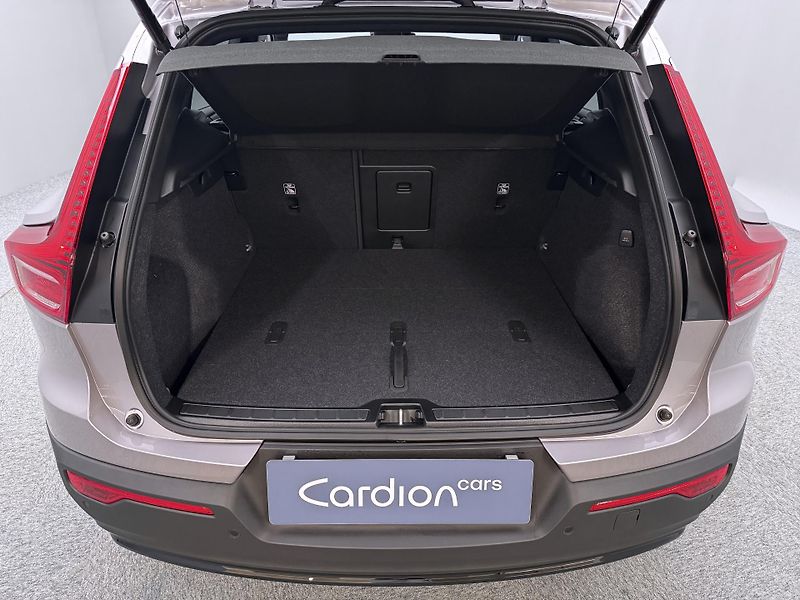 Volvo XC40 (2026) B3 AUT DARK PLUS - fotka 5 z 23