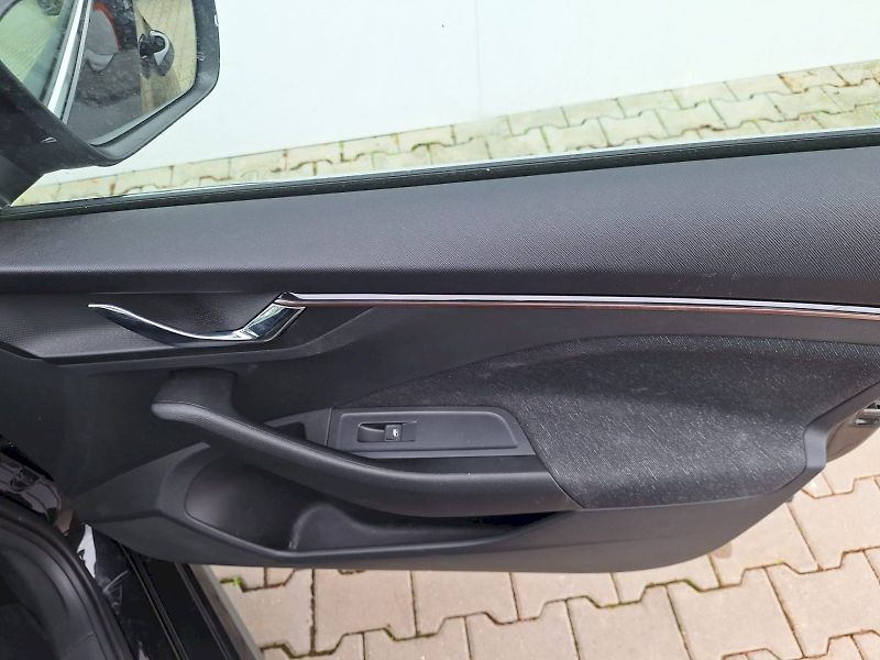 Škoda Kamiq (2025) 1.0 TSI / 85 kW / 6MP / TOP SE - fotka 23 z 30