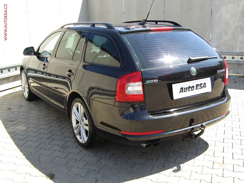 Škoda Octavia (2010) 2.0 TDi, RS, navi - fotka 6 z 18