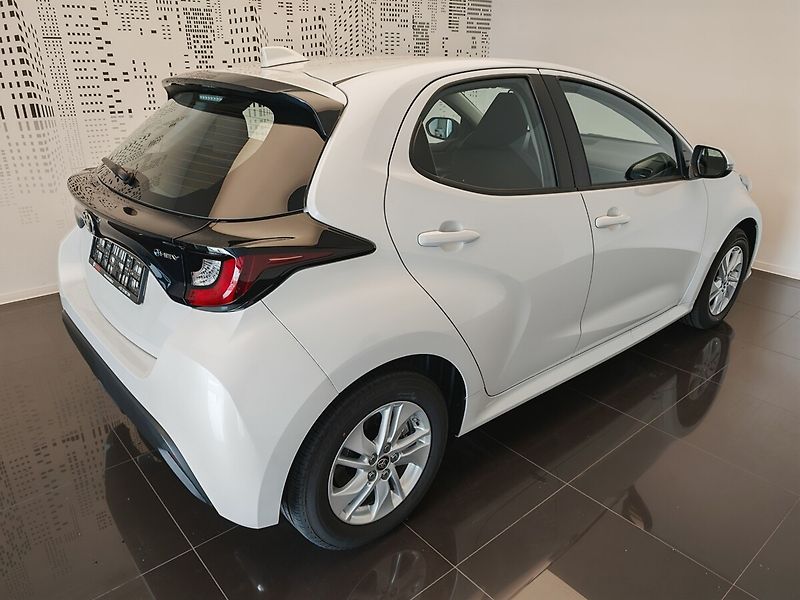 Toyota Yaris 1.5 Hybrid Comfort - fotka 4 z 28