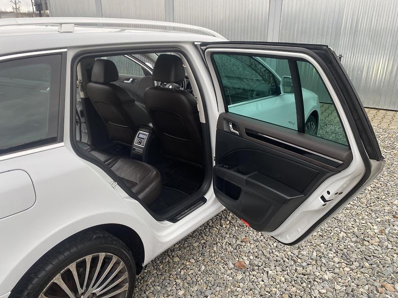 Škoda Superb 2.0TDi 4x4 170PS DSG L+K COMBI - fotka 113 z 158