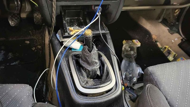 Policisté na autě našli celkem 21 závad, řidiče to stálo zákaz další jízdy, šest bodů a pokutu.