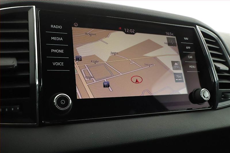 Škoda Karoq (2019) Style 1.6 TDI, Automat, Navi - fotka 14 z 21