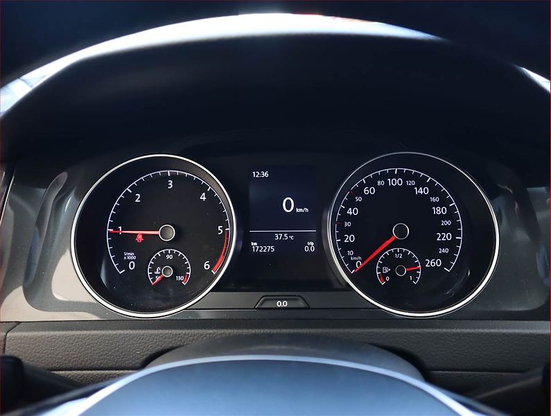 Volkswagen Golf (2018) 1.6 TDI, Tempomat - fotka 11 z 19