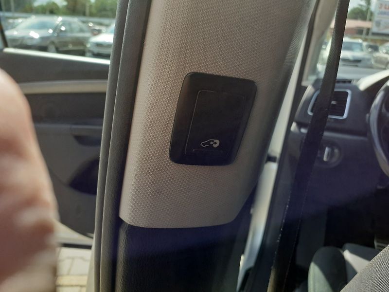 Volkswagen Sharan (2017) 2.0 TDI 4X4 DSG 7 MÍST. - fotka 26 z 48
