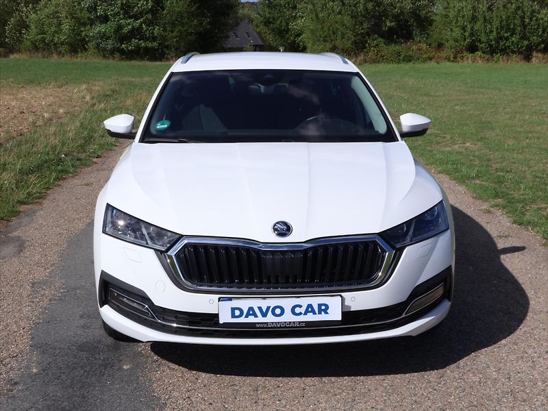 Škoda Octavia 2,0 TDI DSG Style Matrix DPH - fotka 2 z 22