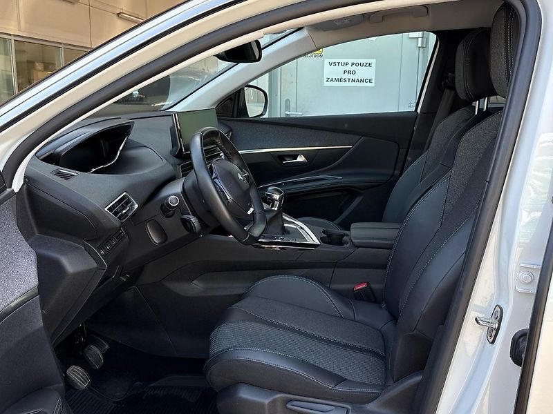 Peugeot 3008 (2023) AllurePack 1.2 PureTech 130K M - fotka 6 z 37