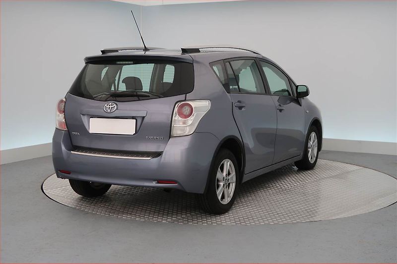 Toyota Verso (2010) 2.0 D-4D, 7 míst, nová STK - fotka 5 z 19